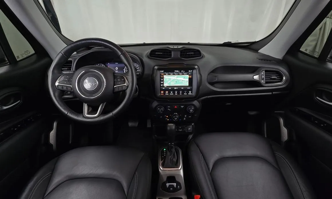 Jeep Renegade — фото 3