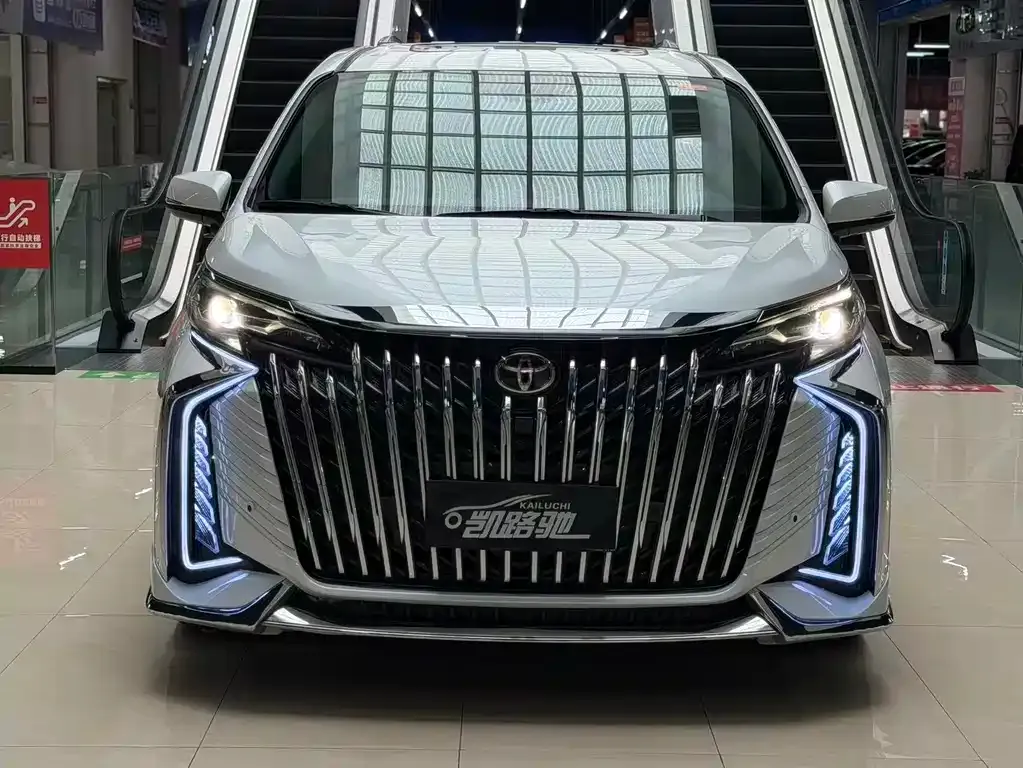 Toyota Sienna 2024 из CN, фото 4