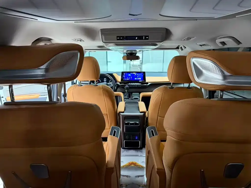 Toyota Sienna 2024 из CN, фото 7