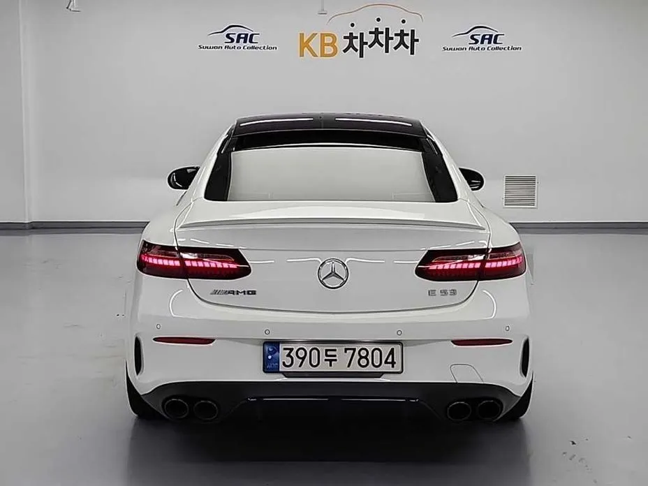 Mercedes-Benz E-Class — фото 10
