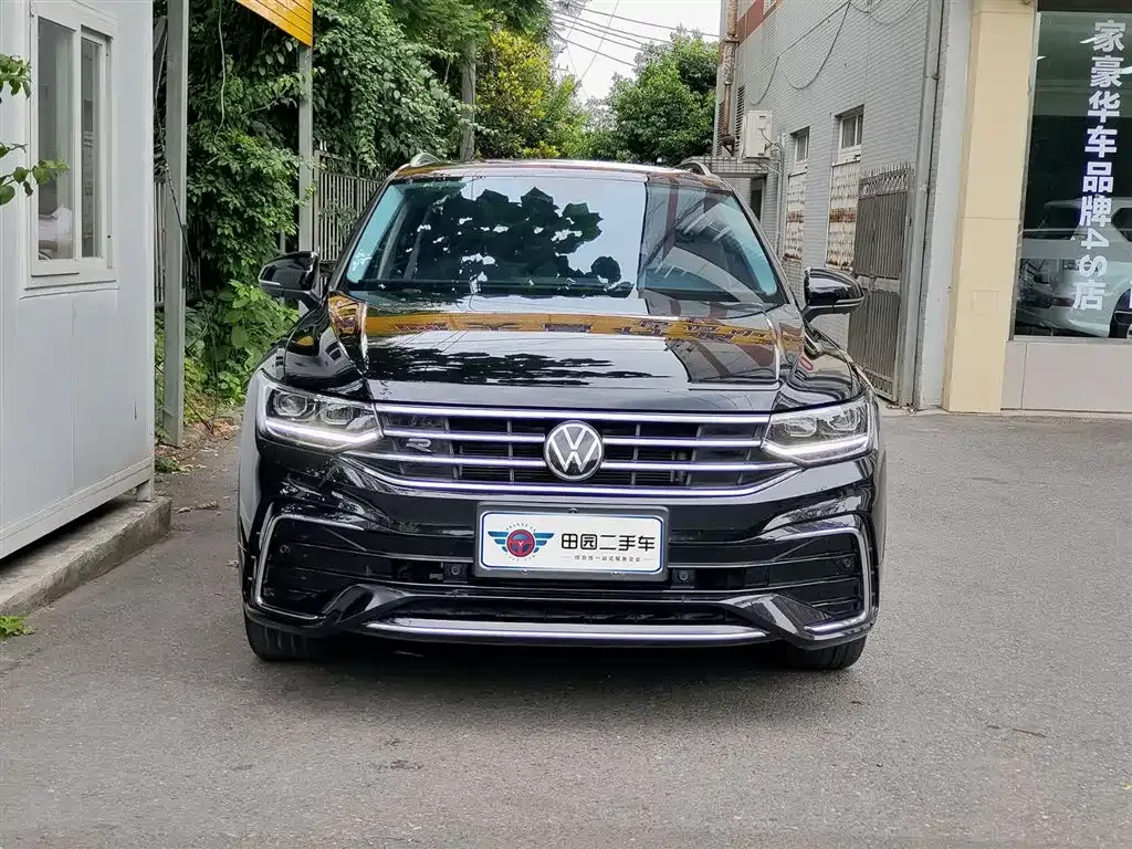 Volkswagen Tiguan L — фото 7