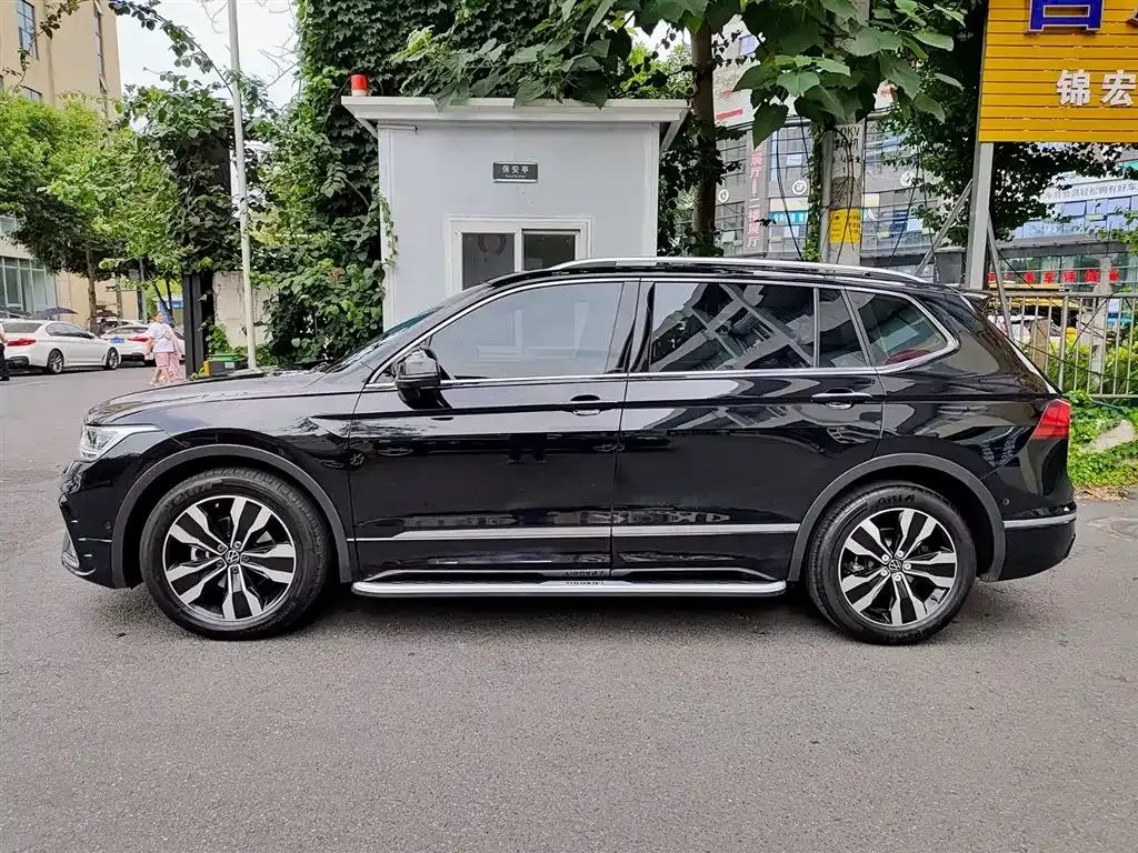 Volkswagen Tiguan L — фото 8
