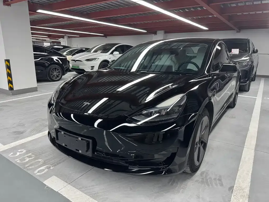 Tesla Model 3 — фото 1