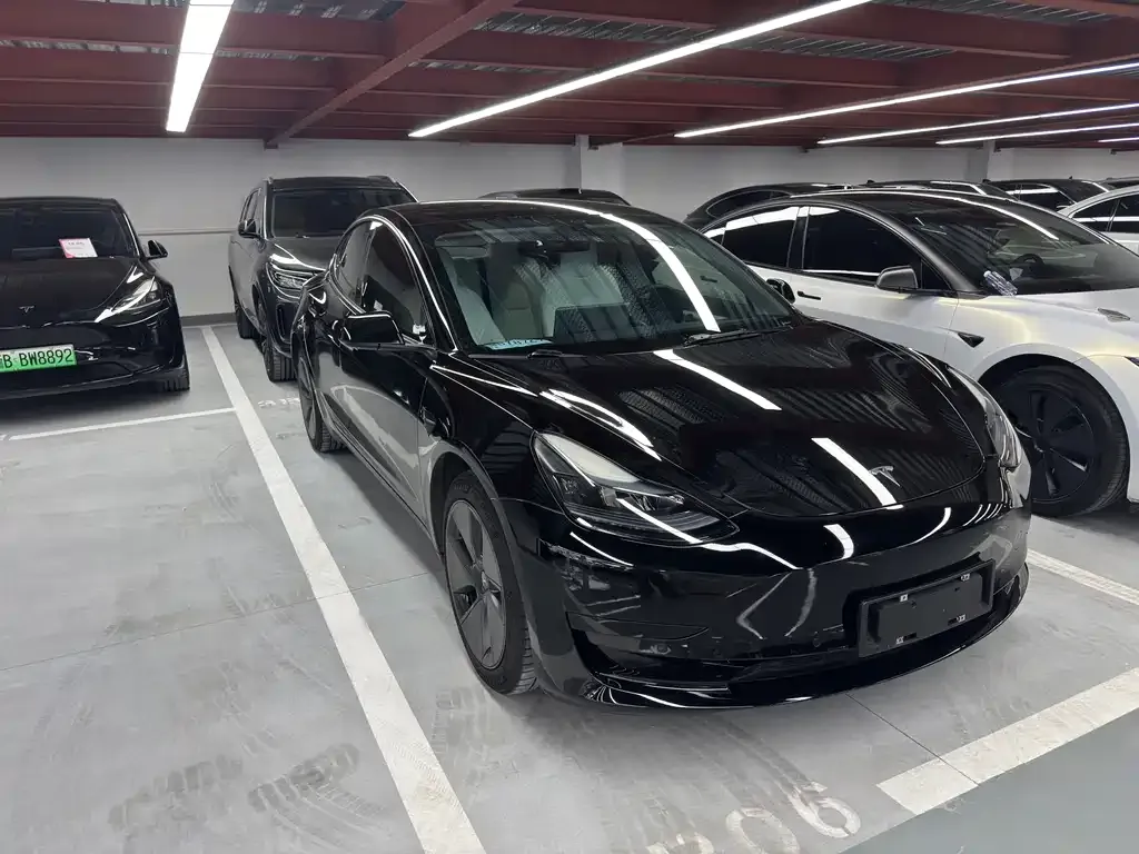 Tesla Model 3 — фото 4