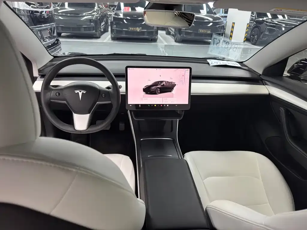 Tesla Model 3 — фото 8