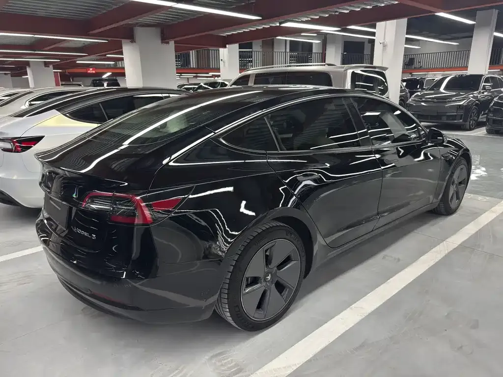 Tesla Model 3 — фото 3