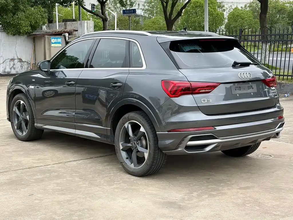 Audi Q3 — фото 8