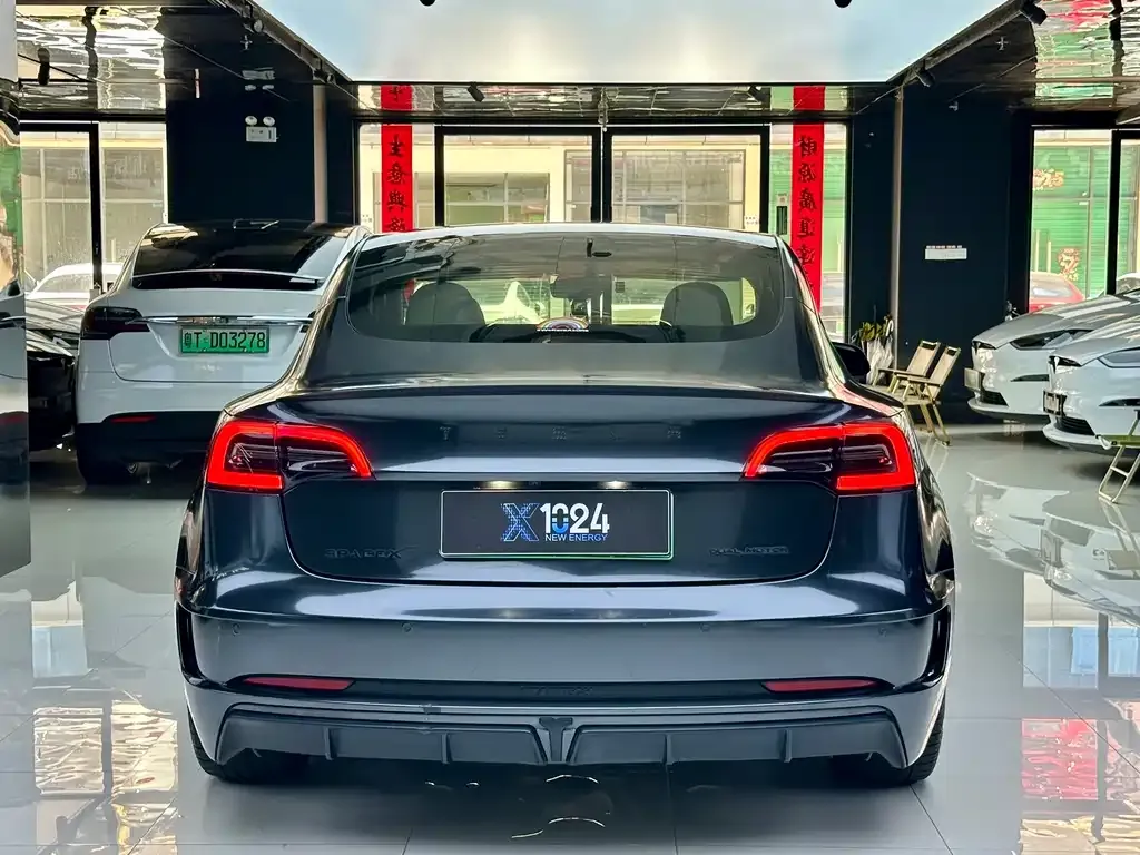 Tesla Model 3 — фото 5
