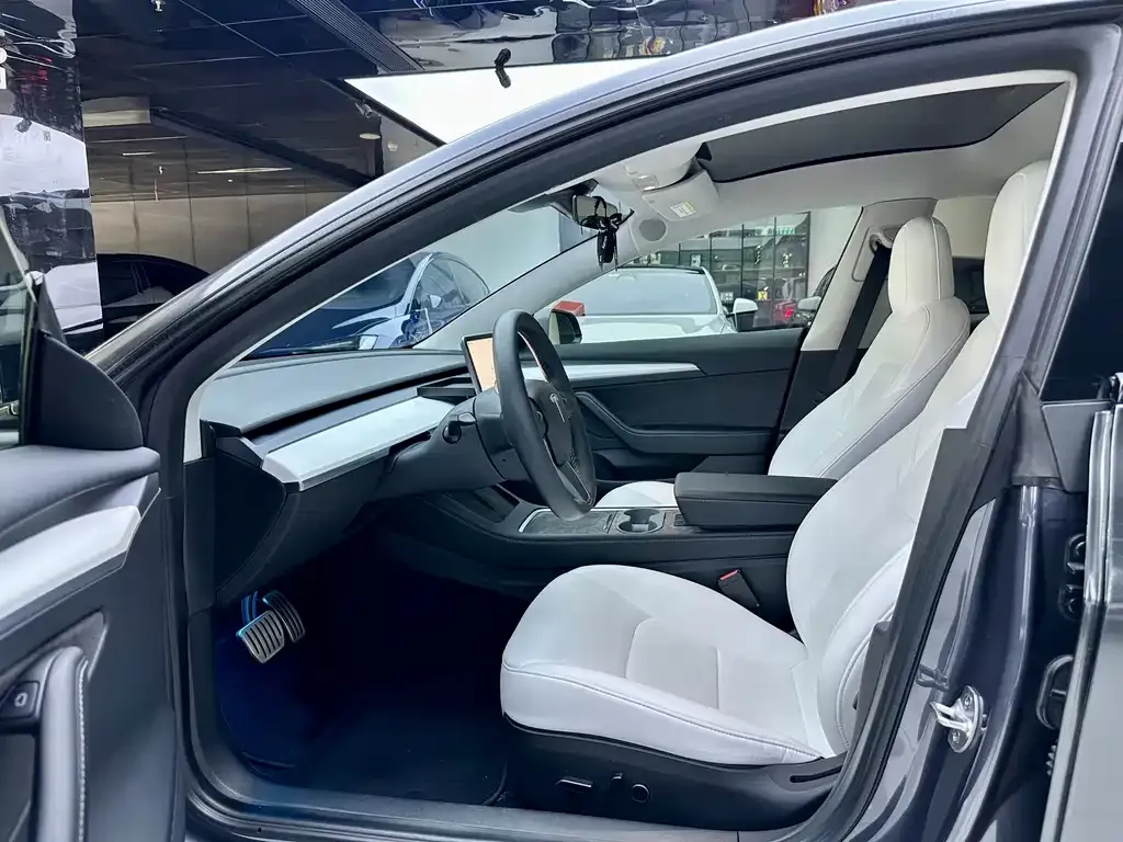 Tesla Model 3 — фото 2