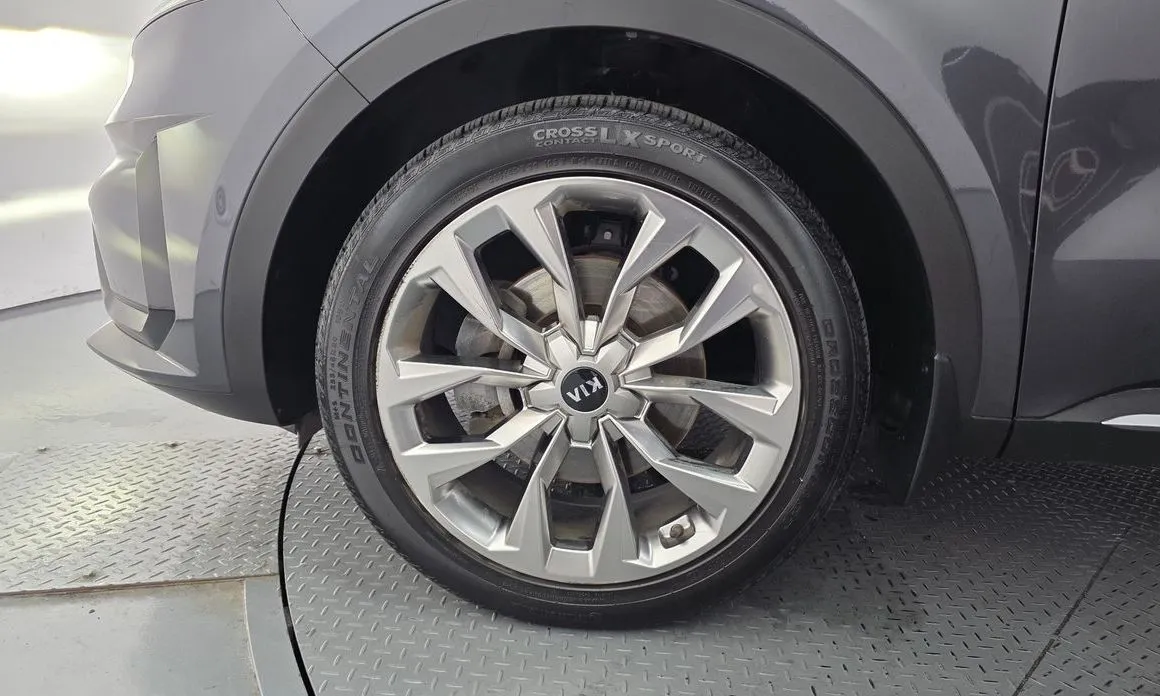 Kia Sorento — фото 8