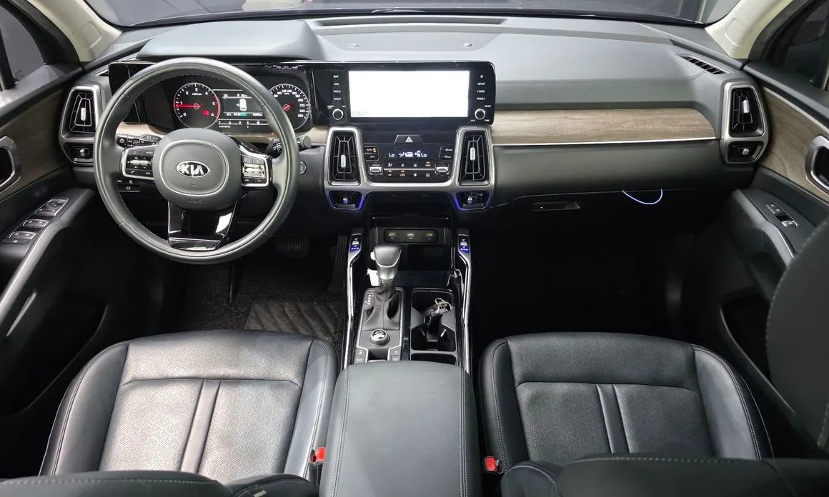 Kia Sorento — фото 7
