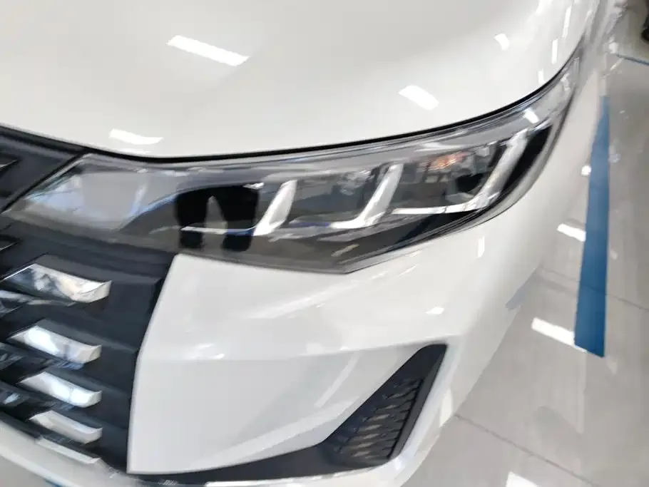 GAC Motor Trumpchi M6 — фото 6