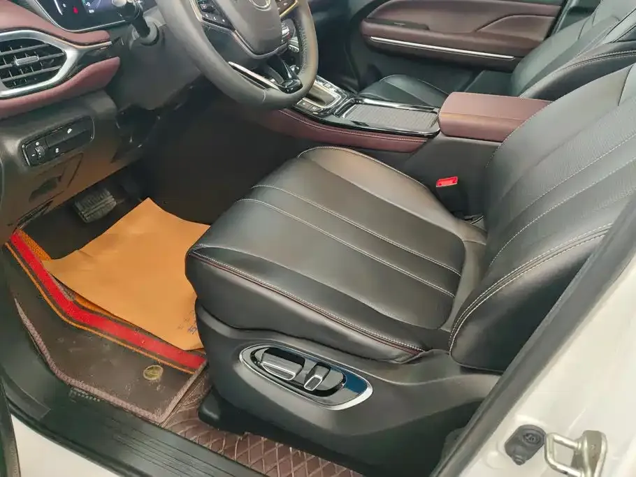 GAC Motor Trumpchi M6 — фото 10