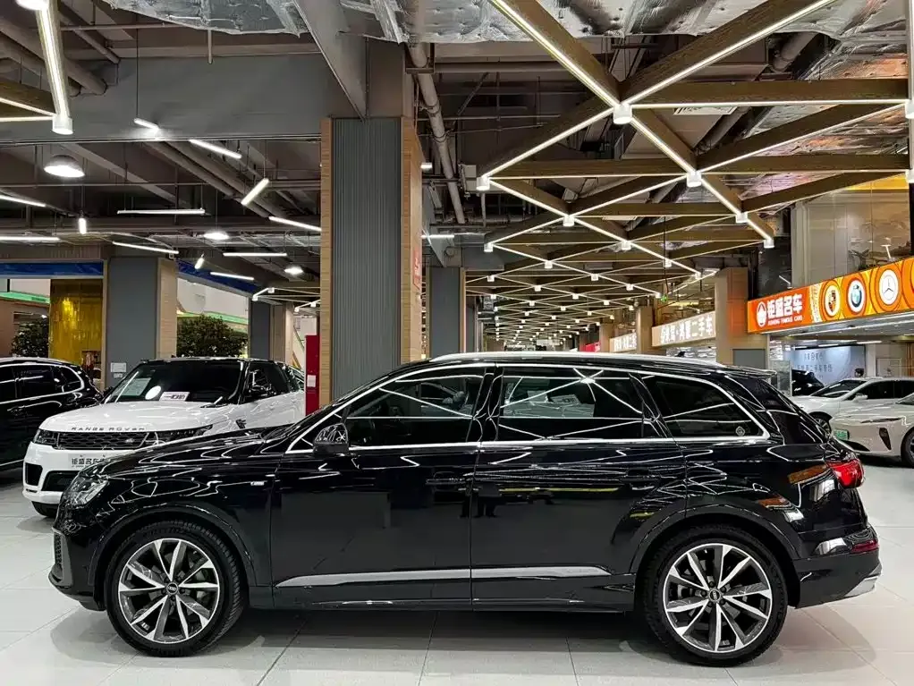 Audi Q7 — фото 9