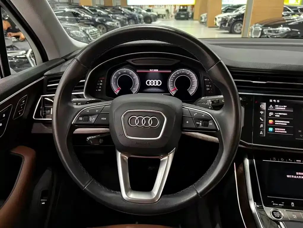 Audi Q7 — фото 5