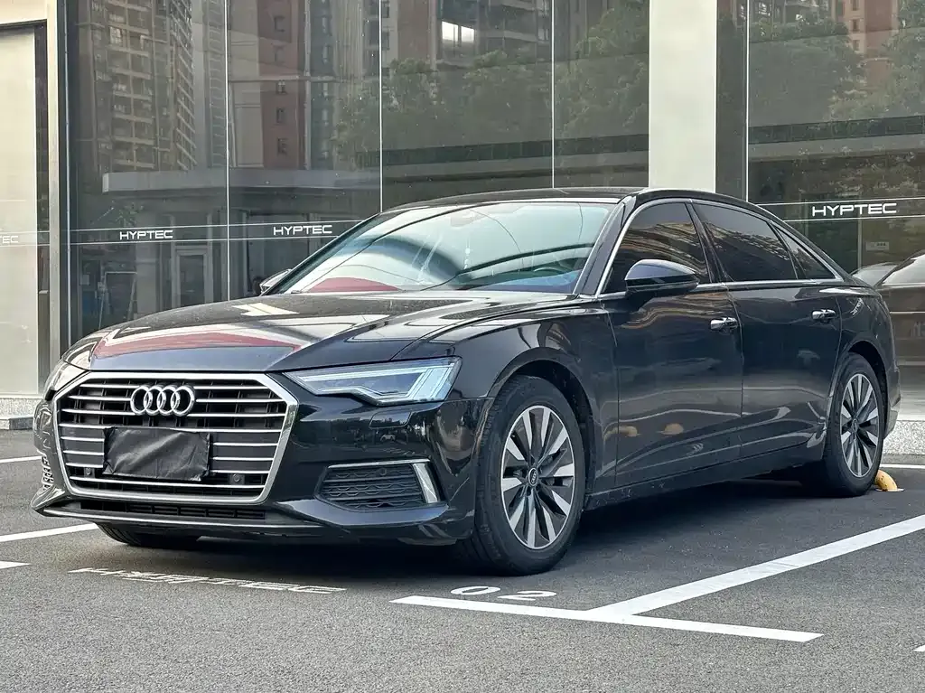 Audi A6L — фото 1