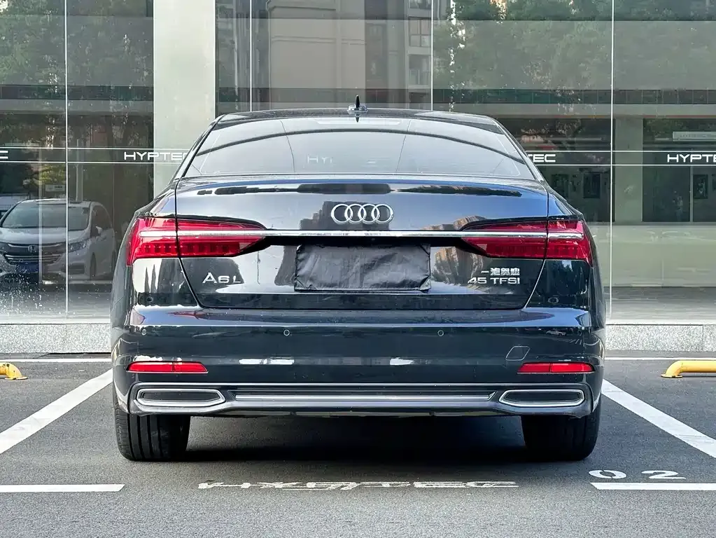 Audi A6L — фото 9