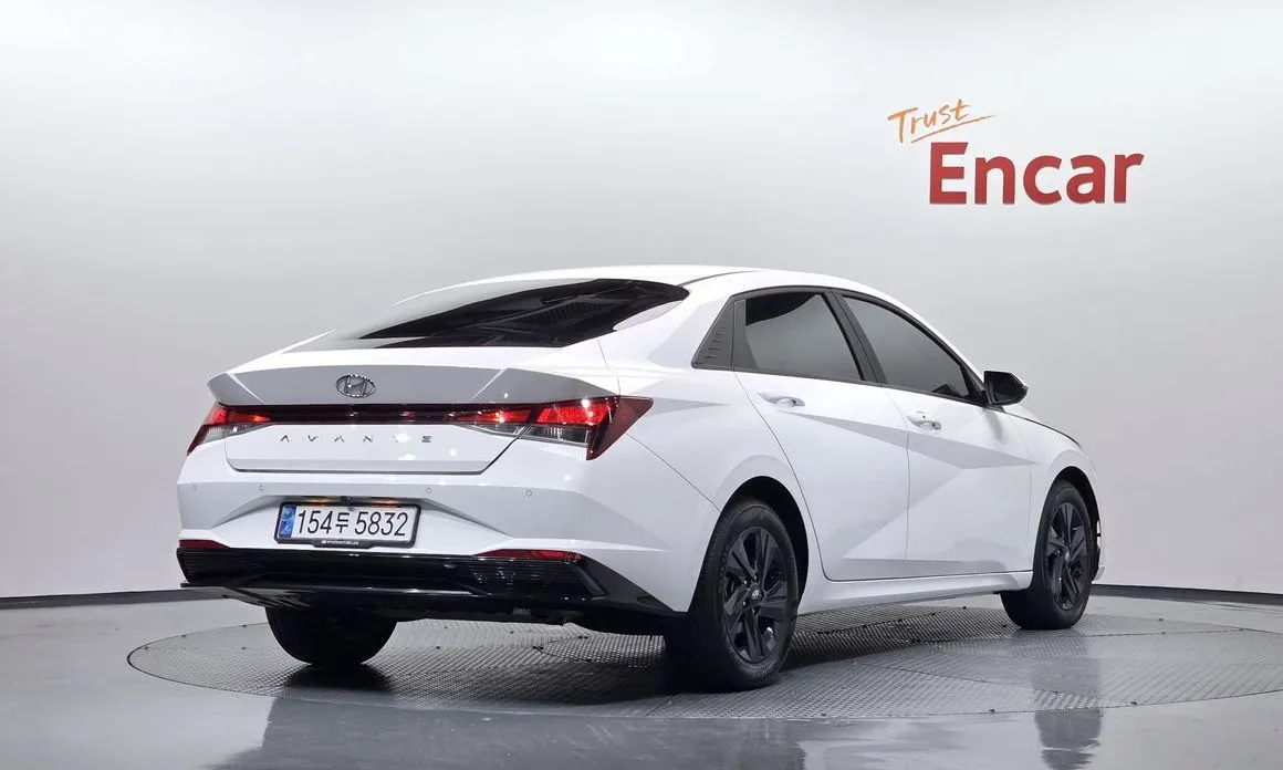 Hyundai AVANTE — фото 3
