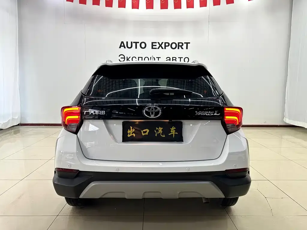 Toyota Yaris L — фото 8