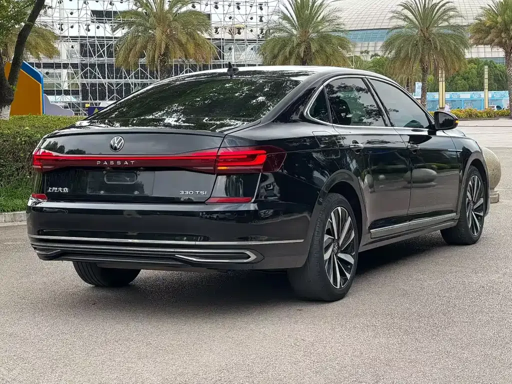Volkswagen Passat — фото 7