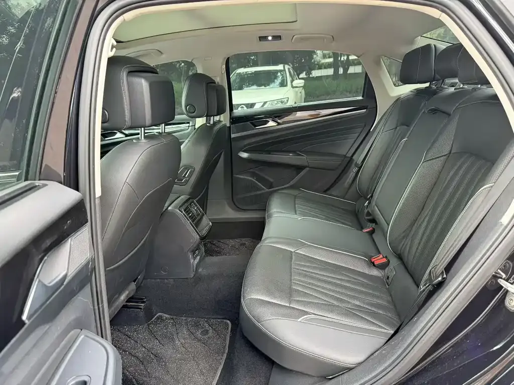 Volkswagen Passat — фото 2