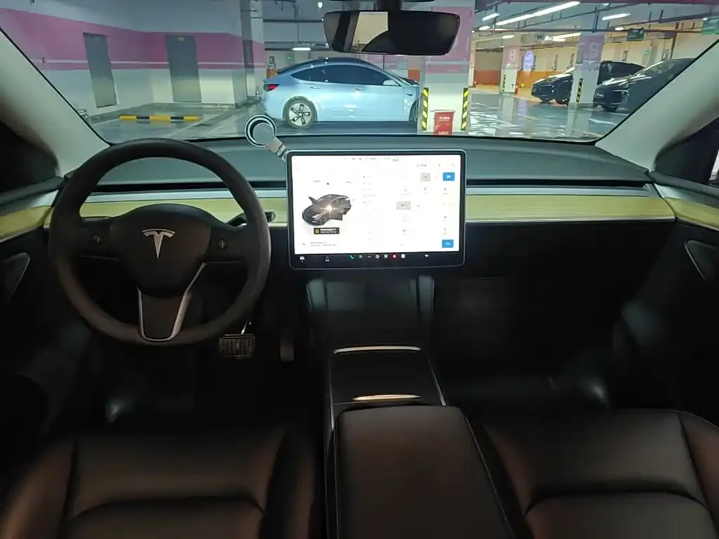 Tesla Model Y — фото 5