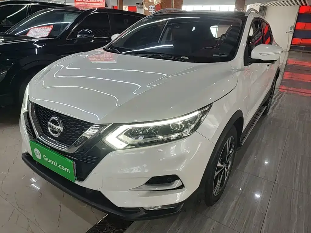 Nissan Qashqai — фото 1