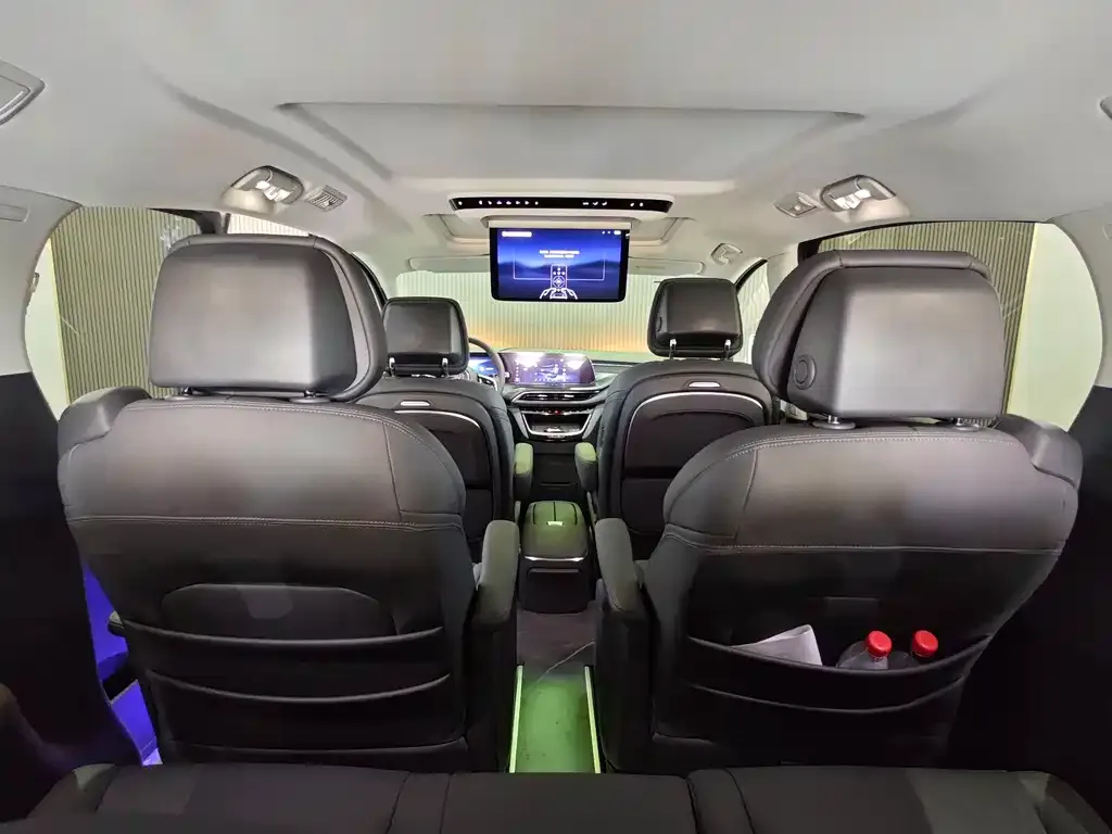Buick GL8 Hybrid — фото 3