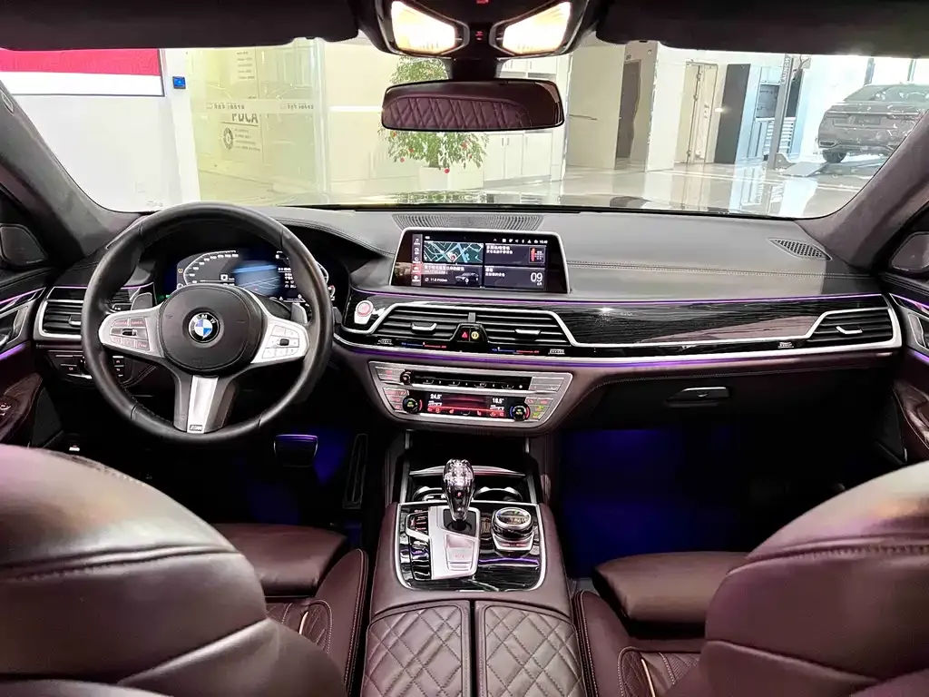BMW 7 Series — фото 8