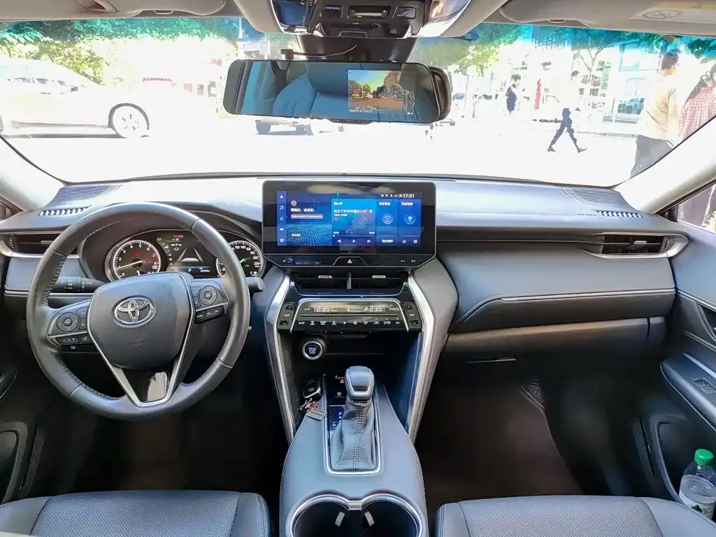 Toyota Harrier — фото 4