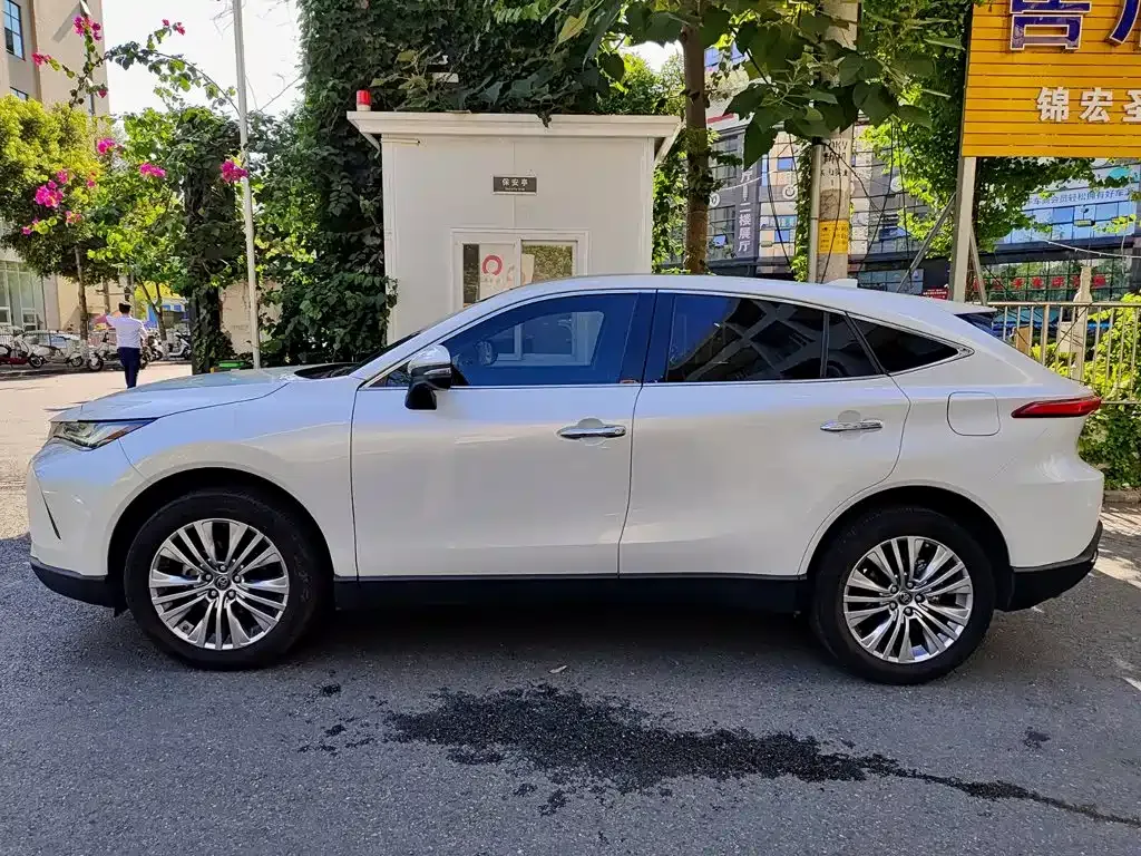Toyota Harrier — фото 10