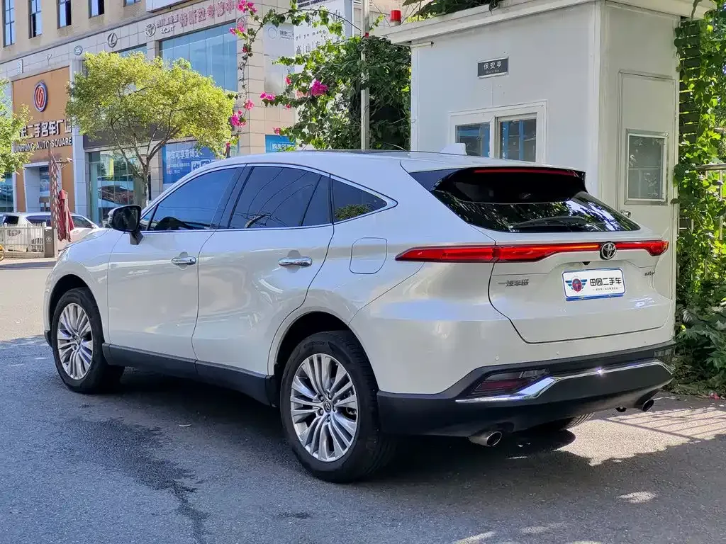 Toyota Harrier — фото 3