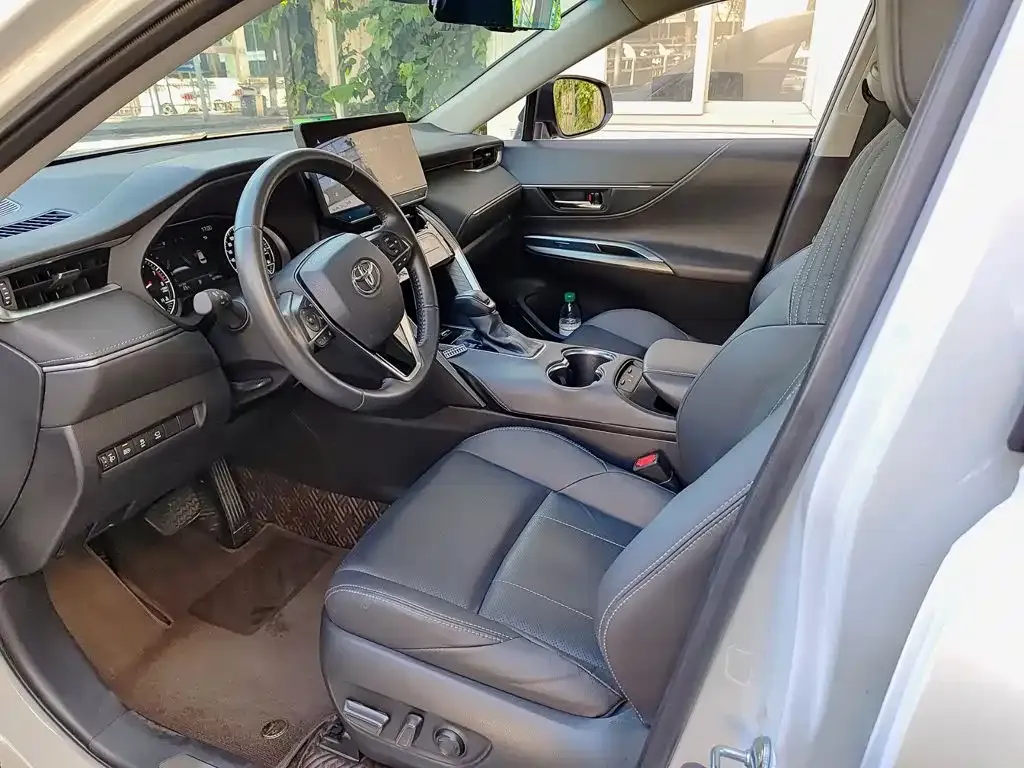 Toyota Harrier — фото 9