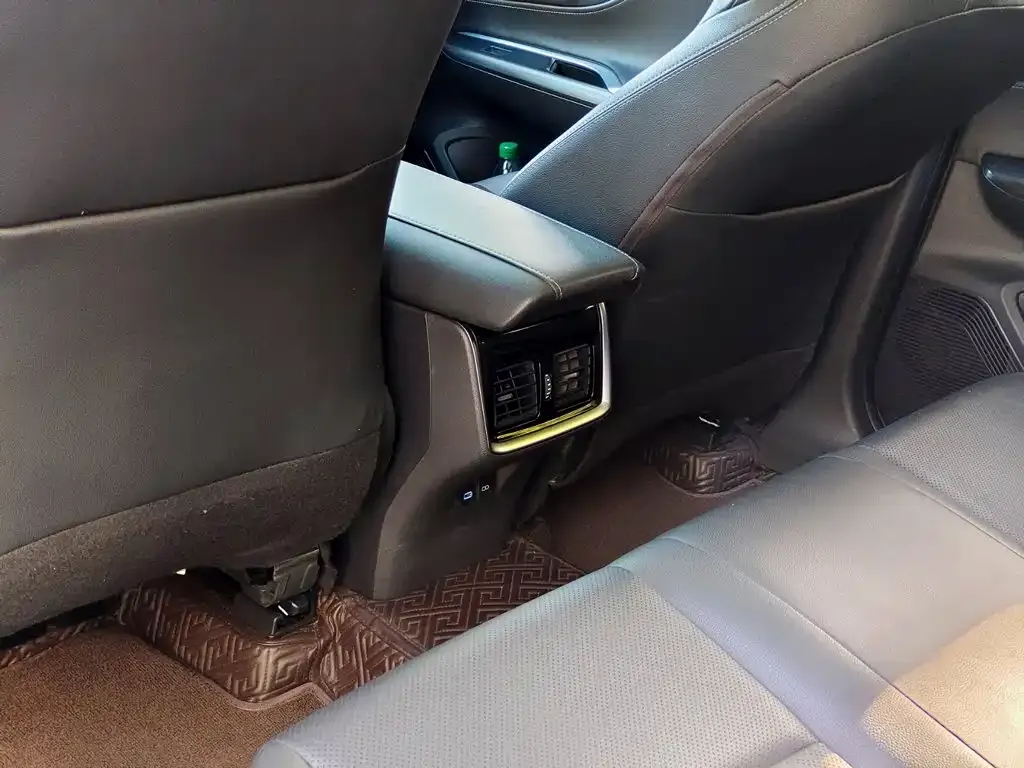 Toyota Harrier — фото 6