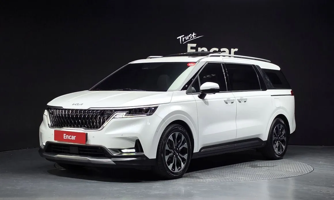 Kia Carnival — фото 1