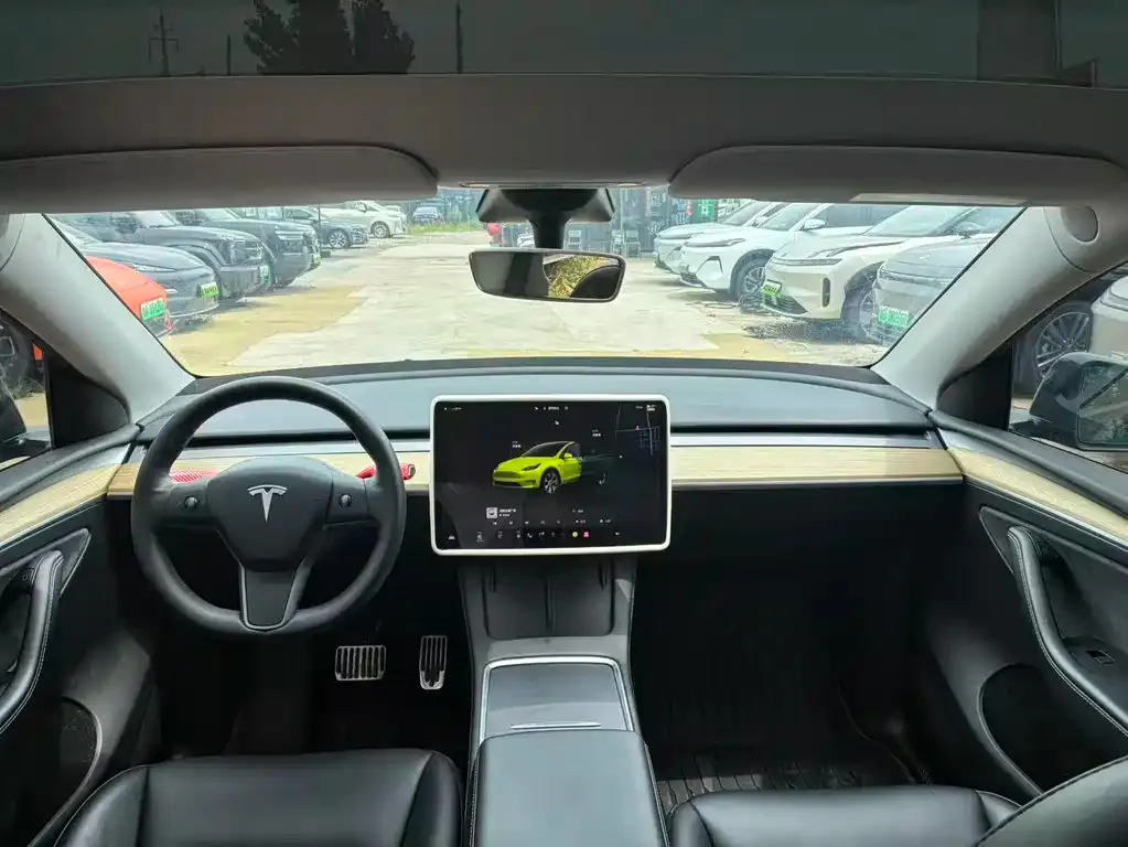 Tesla Model Y — фото 7