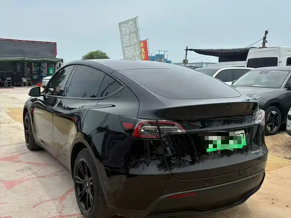 Tesla Model Y — фото 6