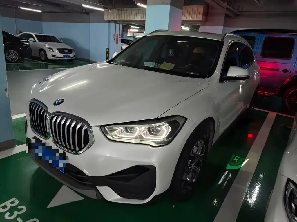 BMW X1 — фото 1