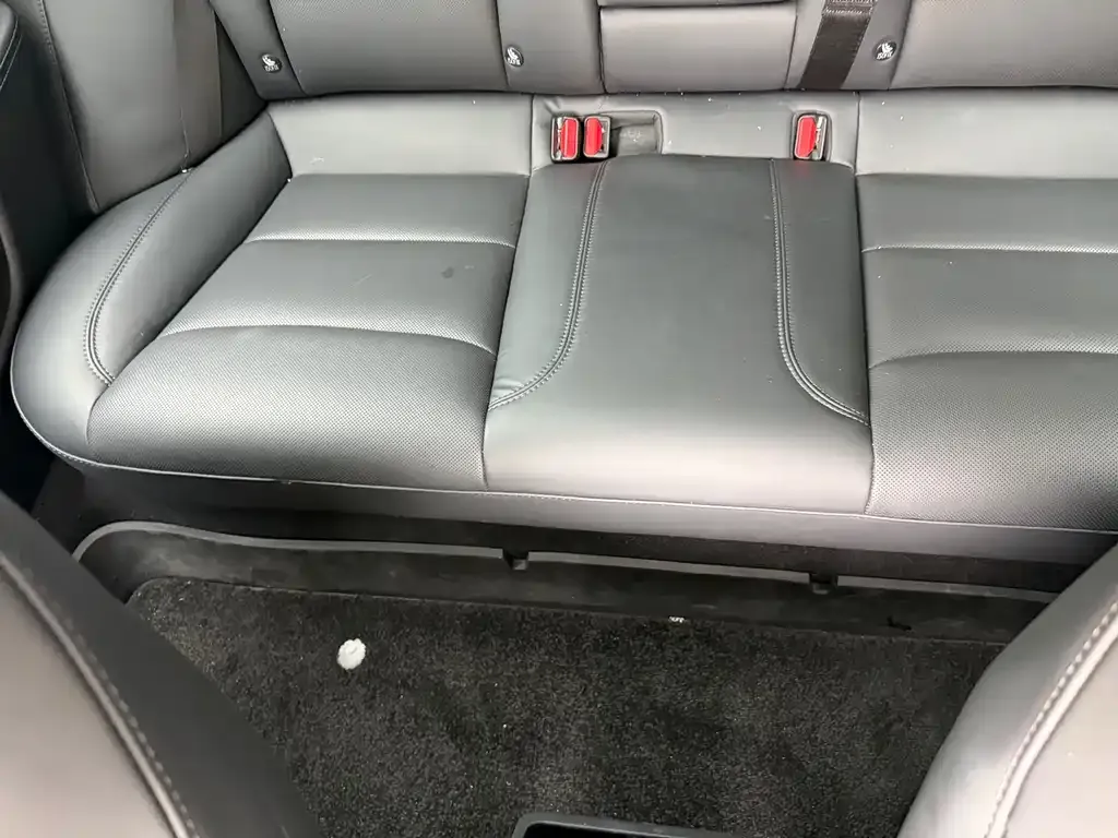 Tesla Model 3 — фото 7