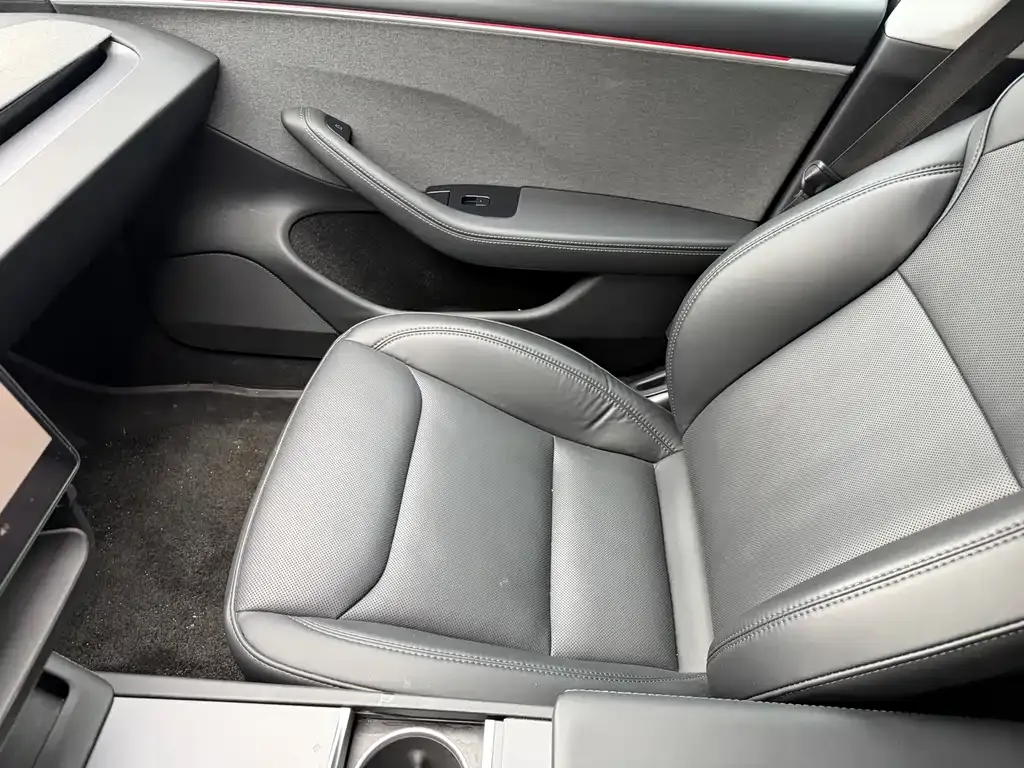 Tesla Model 3 — фото 10