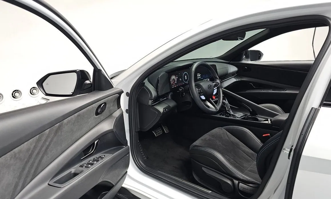 Hyundai AVANTE — фото 9