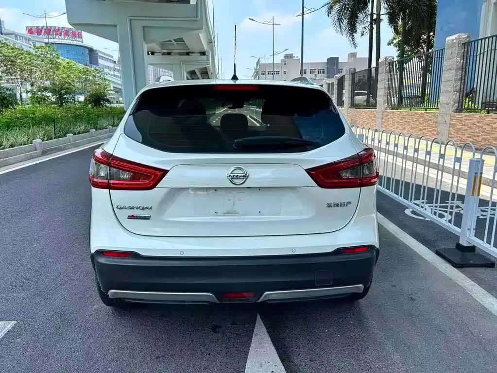 Nissan Qashqai — фото 5