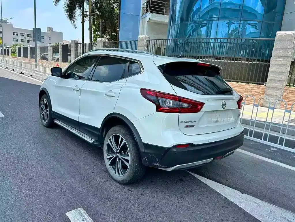 Nissan Qashqai — фото 9