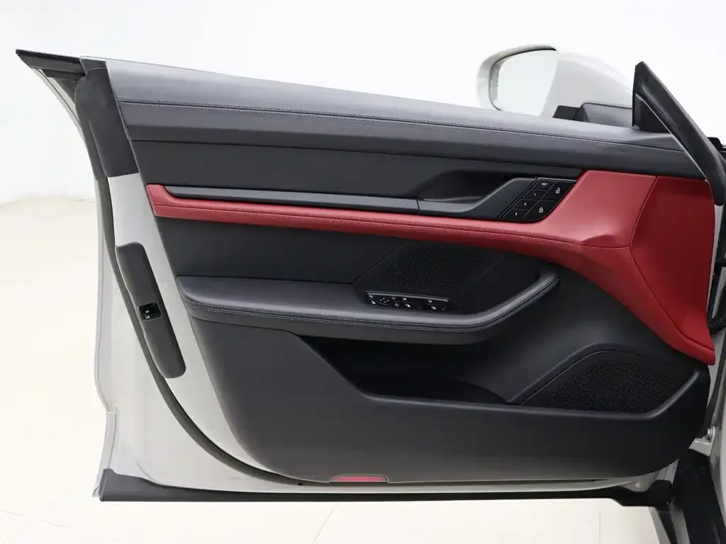 Porsche Taycan — фото 6