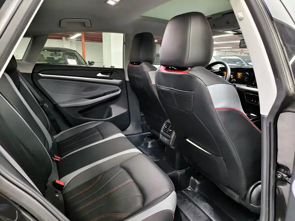 Volkswagen Lamando 2023 из CN, фото 2
