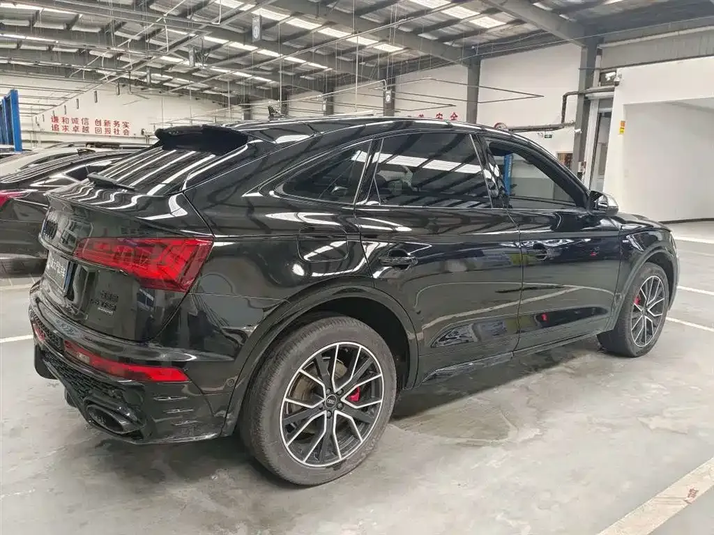 Audi Q5L Sportback — фото 7