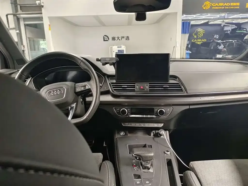 Audi Q5L Sportback — фото 3