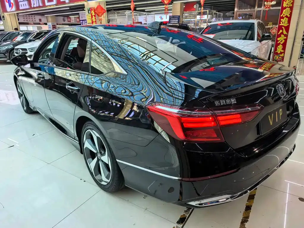 Honda Inspire — фото 10