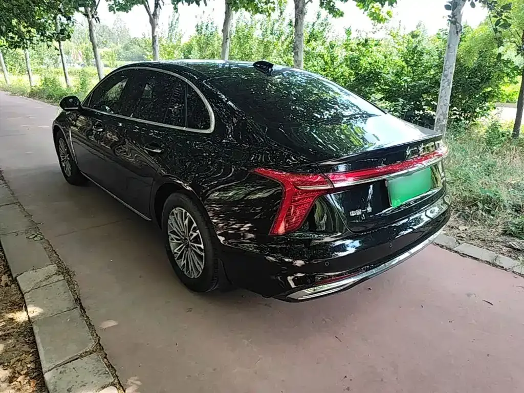 Hongqi H5 — фото 3