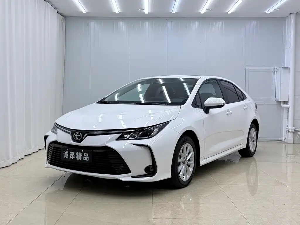 Toyota Corolla — фото 1